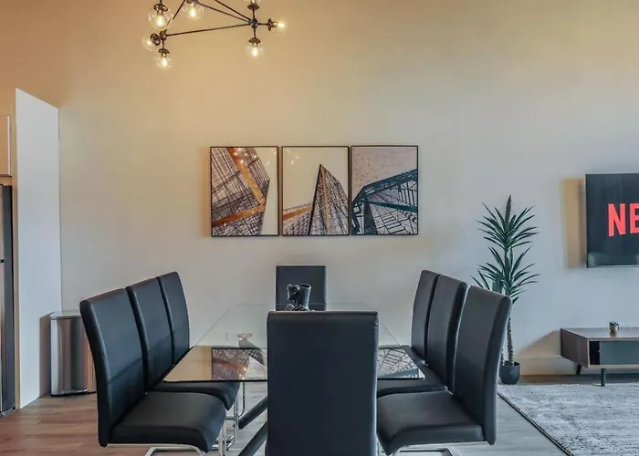 Spacious 5br Luxury Perfect For Group Sleeps 12 Near Mccormick Place, Grant Park And Soldier Field *
