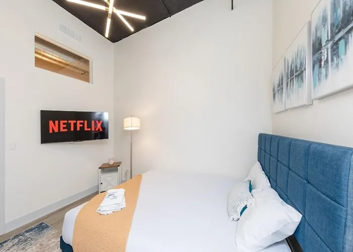 Spacious 5br Luxury Perfect For Group Sleeps 12 Near Mccormick Place, Grant Park And Soldier Field
