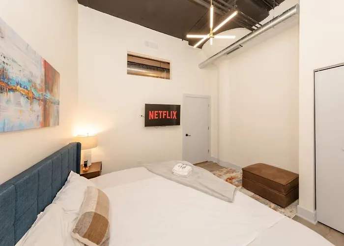 Spacious 5br Luxury Perfect For Group Sleeps 12 Near Mccormick Place, Grant Park And Soldier Field Chicago