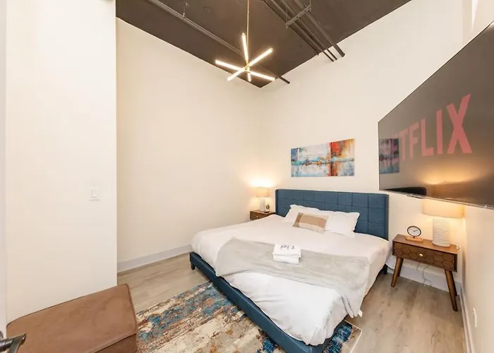 Spacious 5br Luxury Perfect For Group Sleeps 12 Near Mccormick Place, Grant Park And Soldier Field